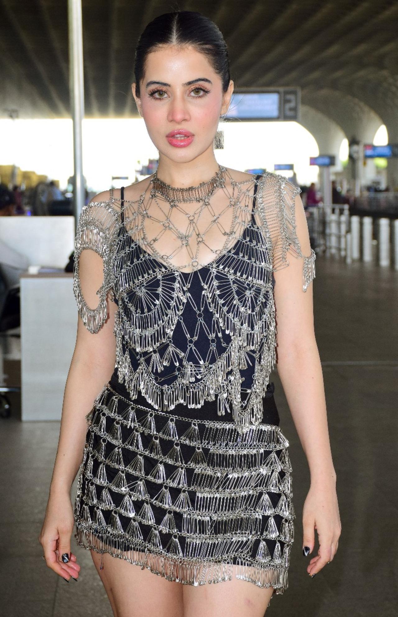 Uorfi Javed turned heads in her quirky look for OOTD.