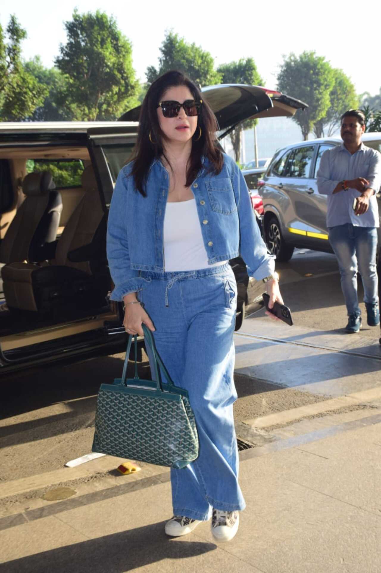 Fabulous star Maheep Kapoor looked summer-ready in her casual fit.