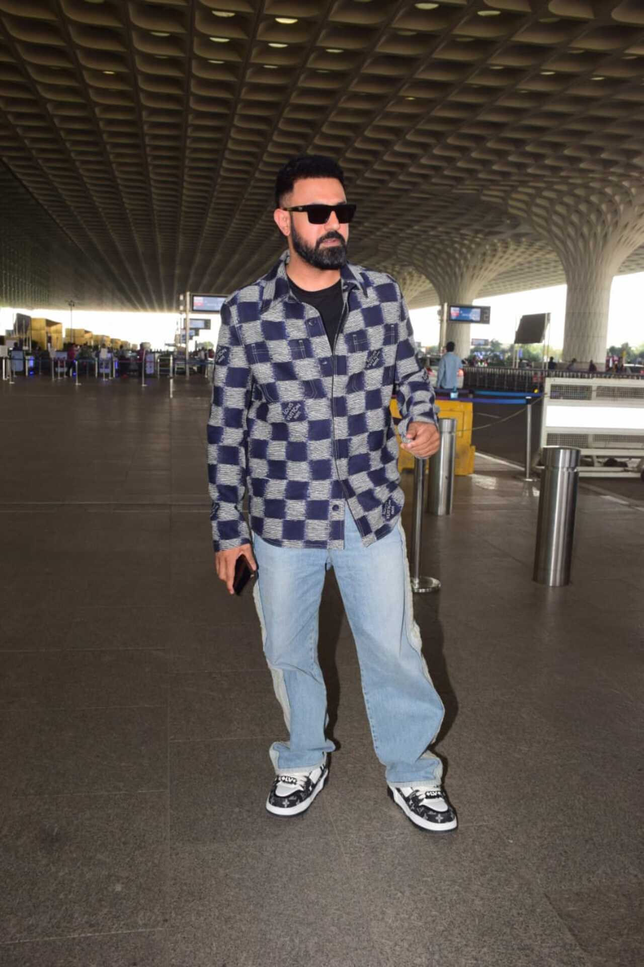 Gippy Garewal spotted at the airport