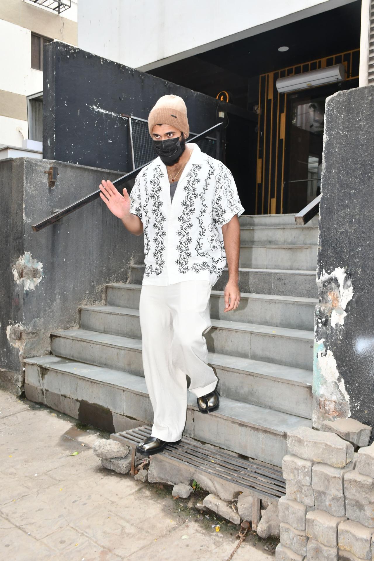 Vijay Deverakonda was seen exiting a restaurant in the city at the same time as Rashmika Mandanna