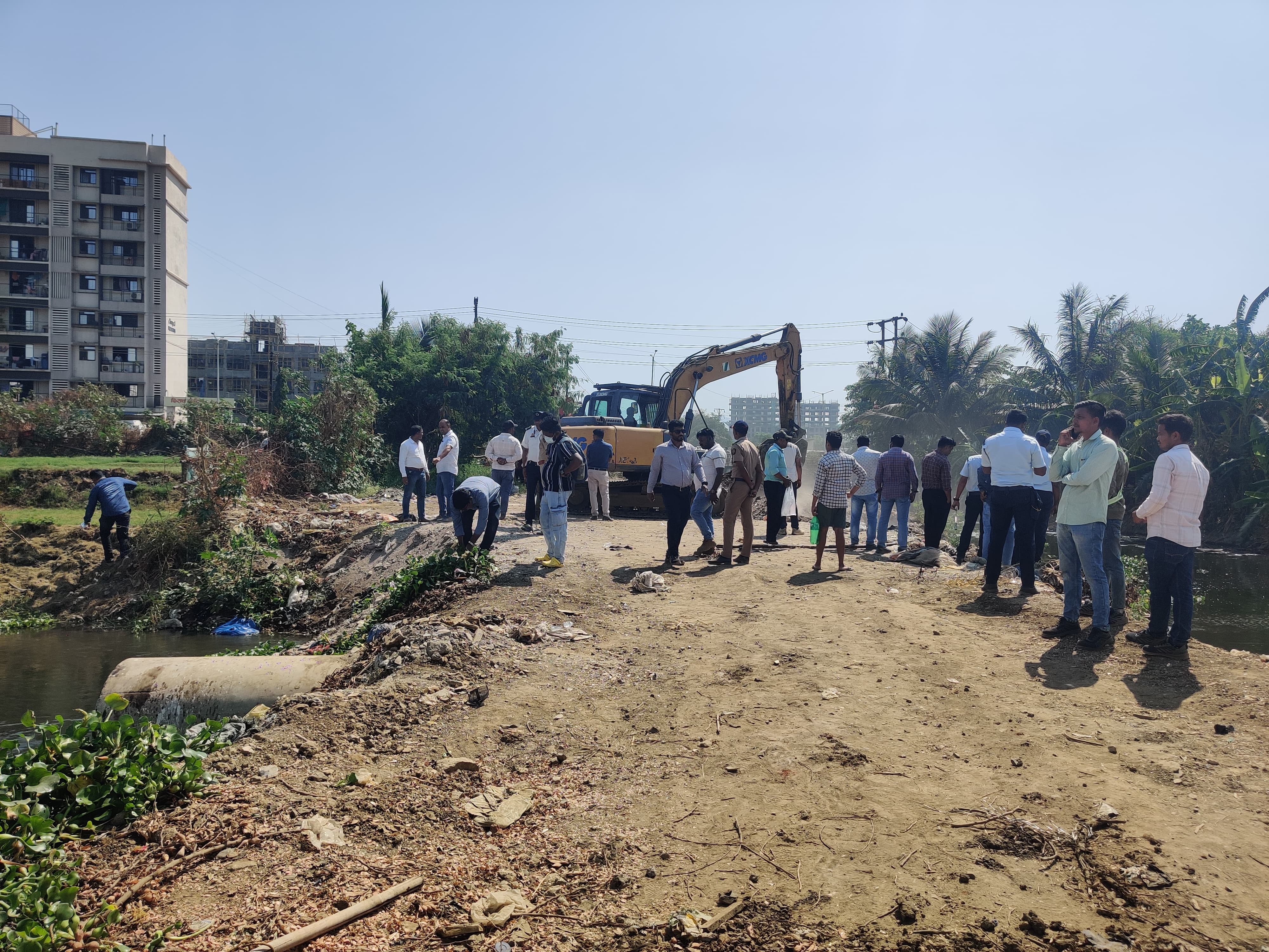 Based on Hipparagi’s confession, Mandvi Police, assisted by fire officials, located the torso from the drain. A police officer described the act as 