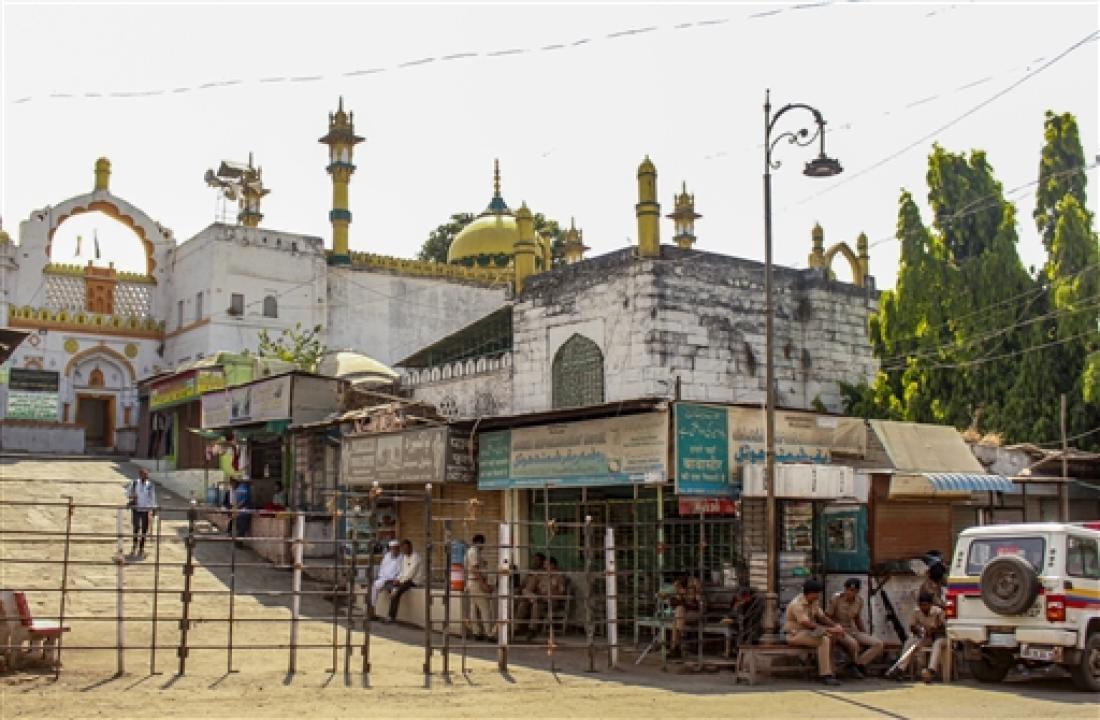 Maharashtra: Aurangzeb's tomb declared 'no drone' zone amid rising tensions