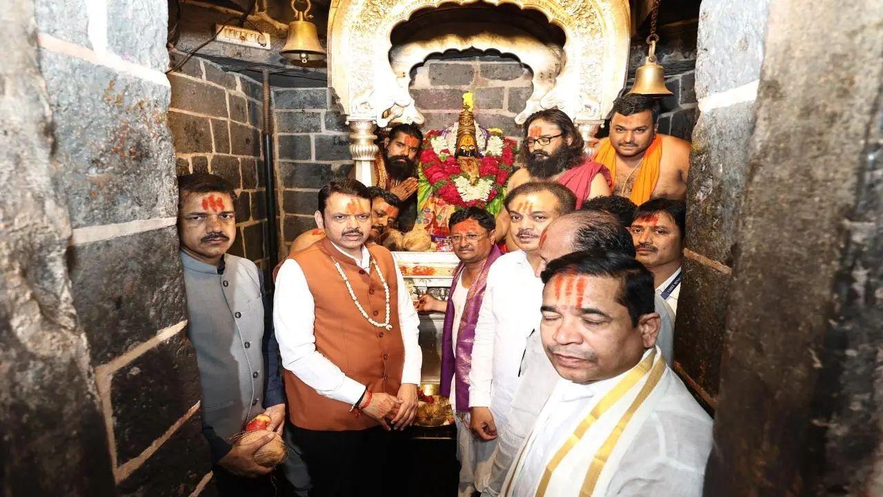 Maharashtra CM Fadnavis visits Tulja Bhavani temple to review restoration work