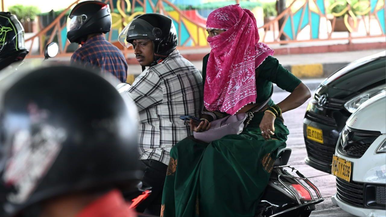 According to the IMD, Mumbai will continue to witness clear skies throughout the day, with temperatures fluctuating between 22 and 31 degrees Celsius. The city is expected to maintain these conditions for the remainder of the month, with a slight dip in humidity anticipated as summer sets in fully