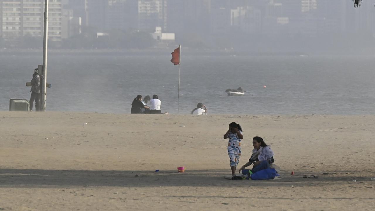 Mumbai on Tuesday recorded maximum temperature at 35.3 degrees Celsius. Pics/Ashish Raje