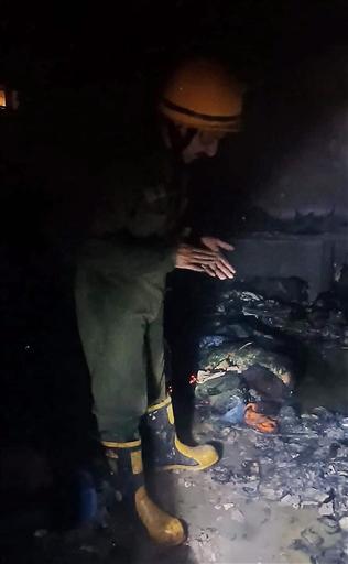 Justice Upadhyaya’s report suggests that the incident requires a more extensive investigation, given the circumstances surrounding the discovery of cash. The inquiry spans 25 pages and includes multiple pieces of evidence, including videos and photographs taken during the firefighting efforts.