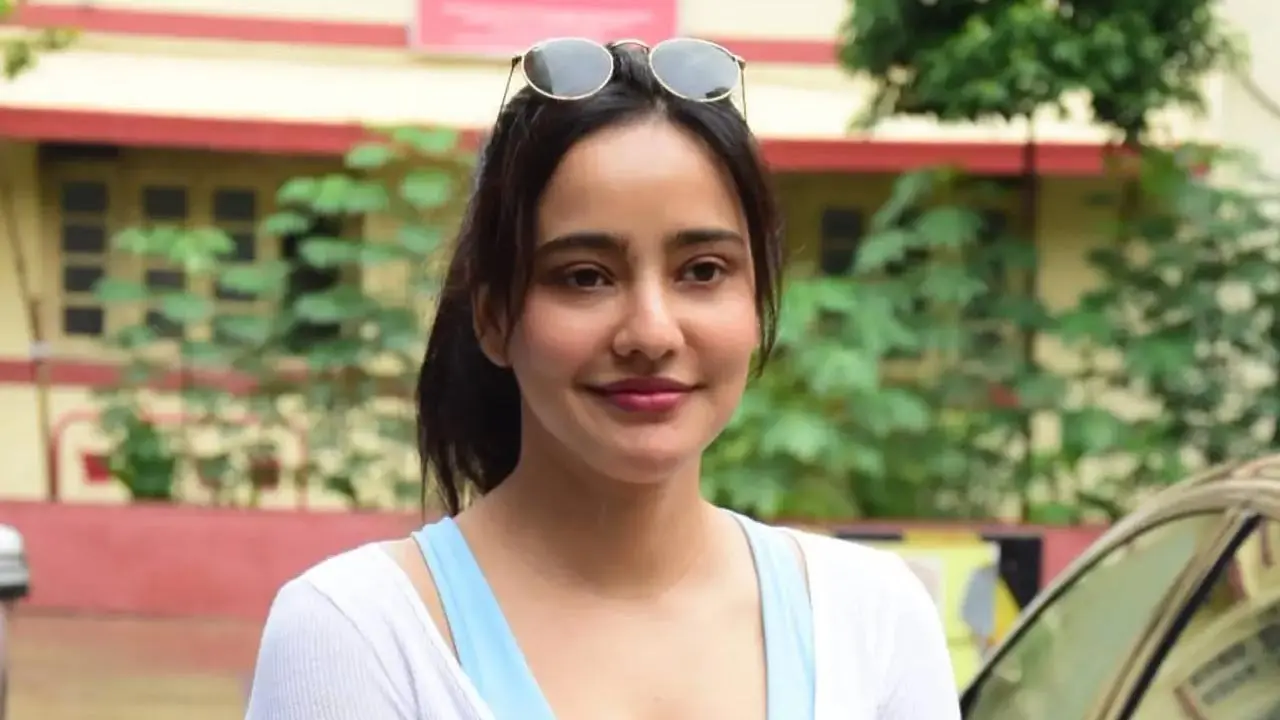Neha Sharma stuns in a casual brunch attire