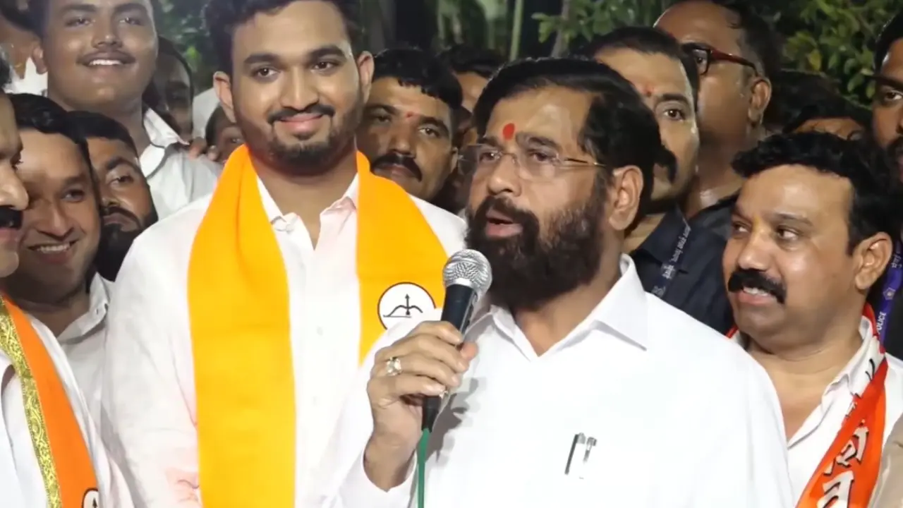 Hundreds of political workers join Eknath Shinde-led Shiv Sena
