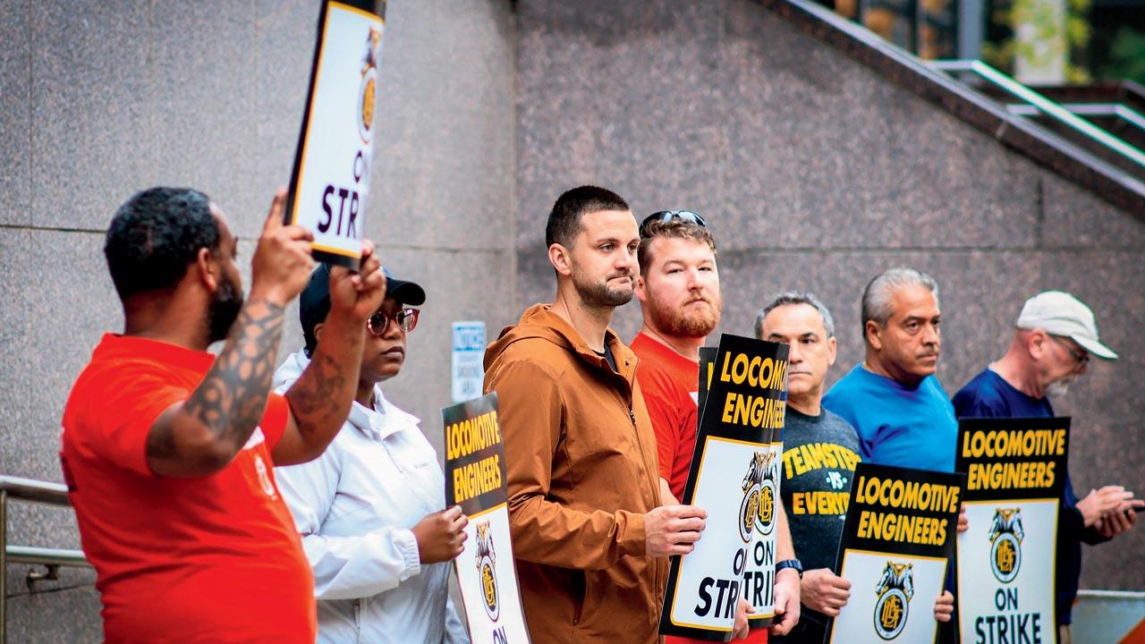 US train workers’ strike leaves 3.5 lakh commuters in lurch