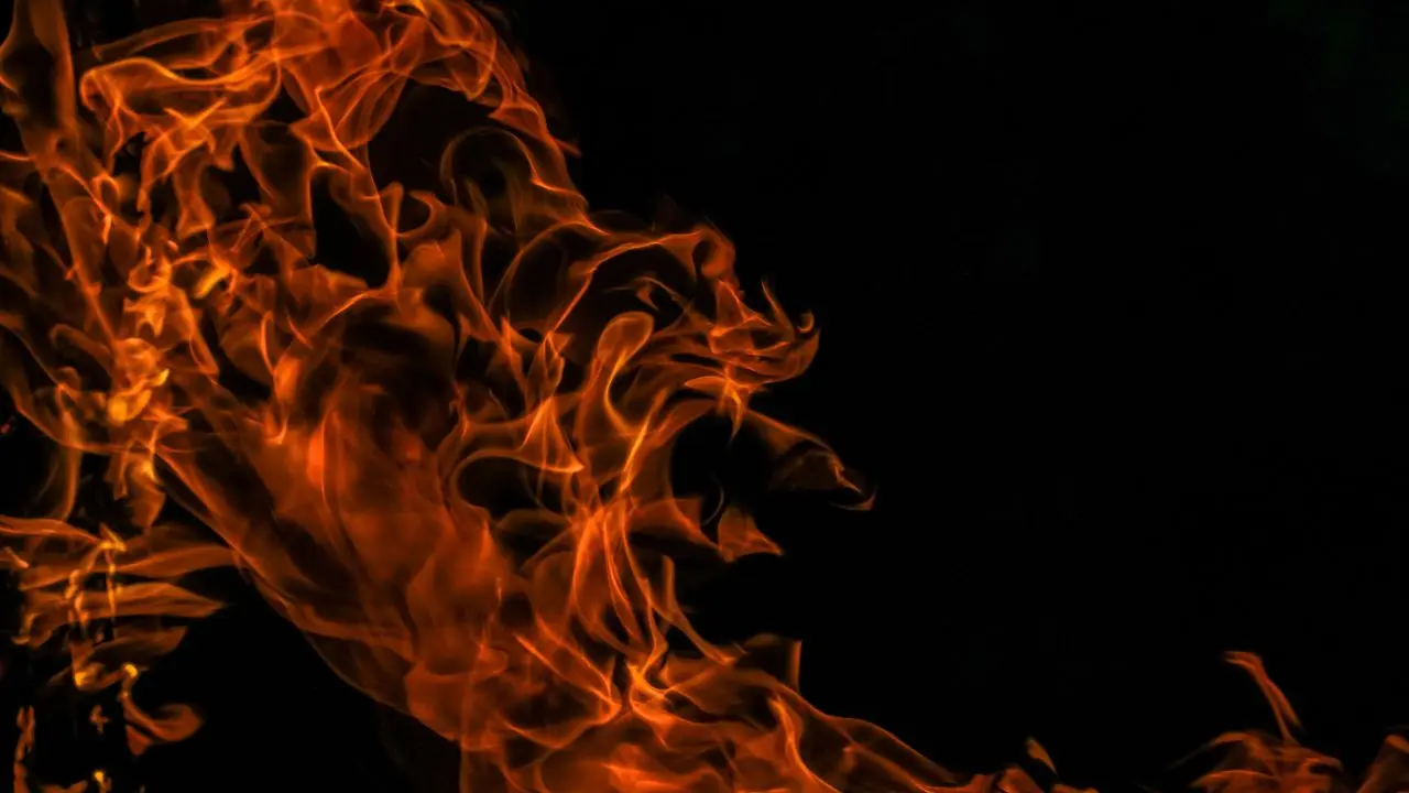 Multiple shops gutted as massive fire breaks out in Maharashtra’s Washim