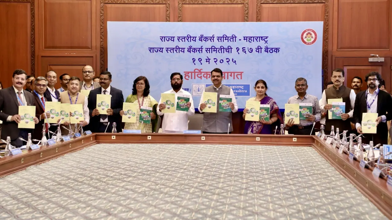 Don't ask for CIBIL scores while disbursing farm loans: CM Fadnavis to banks