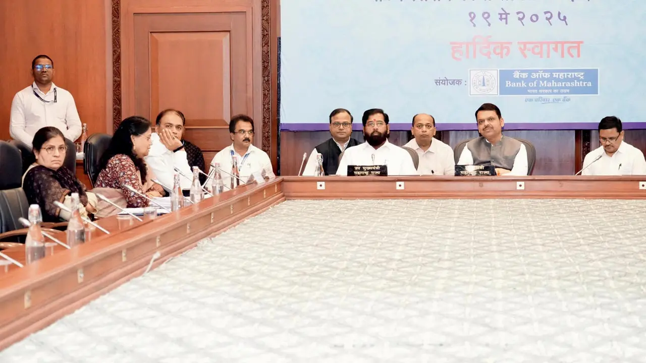 Maharashtra CM Fadnavis warns banks against demanding CIBIL scores for farm loan