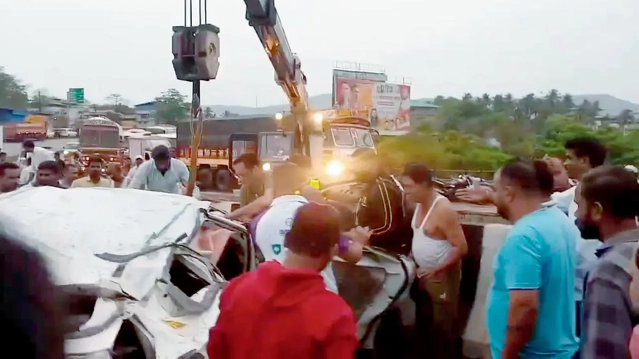 Five dead, two injured as car plunges 150 feet off at Mumbai-Goa Highway