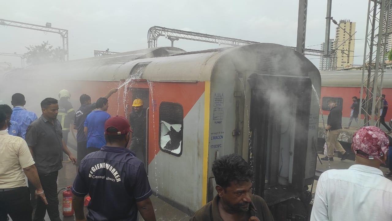 Fire breaks out in Mahanagri Express train's coaches at railway yard in Mumbai