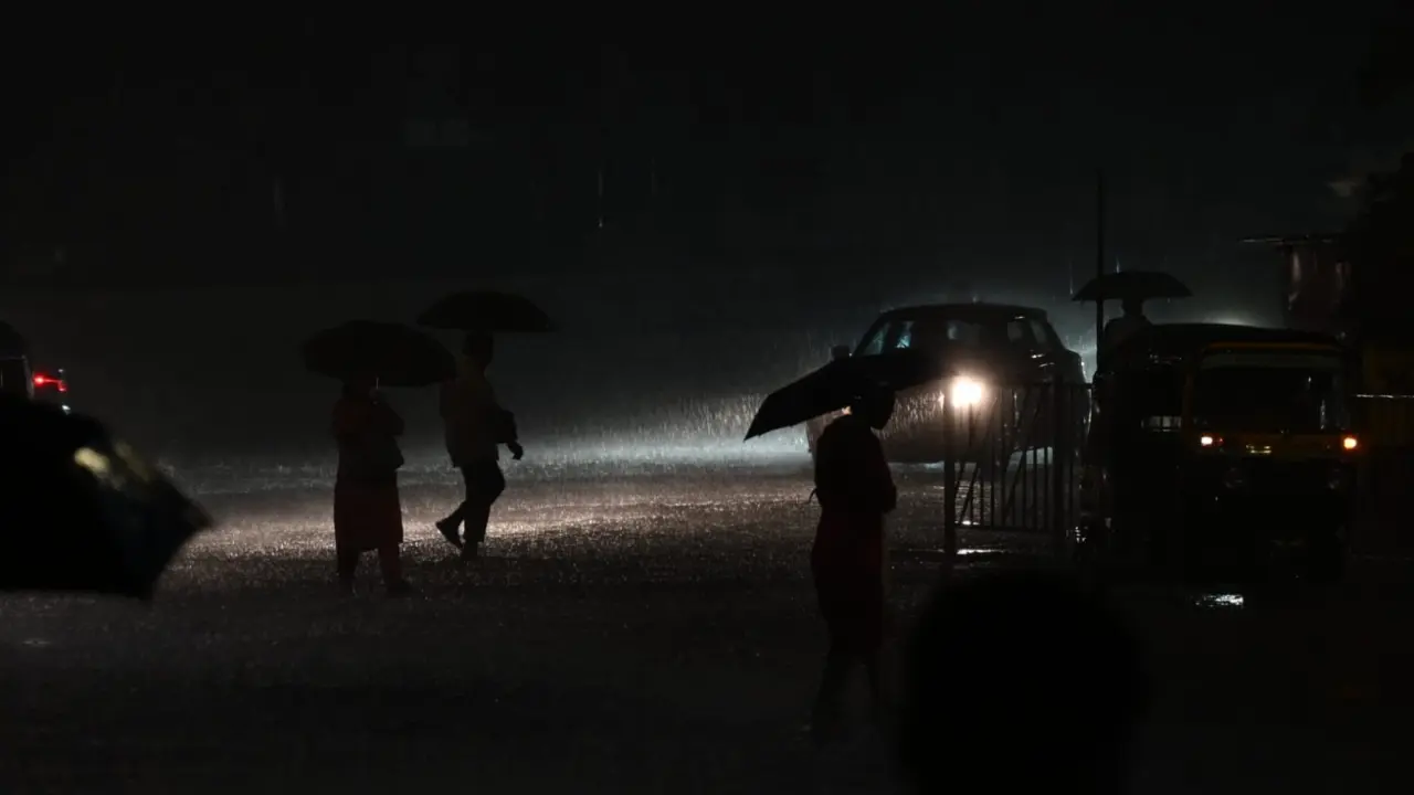 Mumbai hit by heavy rains as IMD issue alert for city