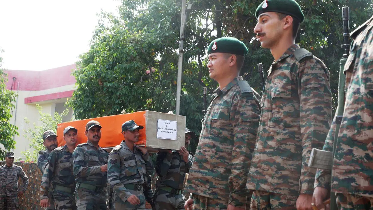 Wreath-laying ceremony held for soldier who was killed in Kishtwar encounter