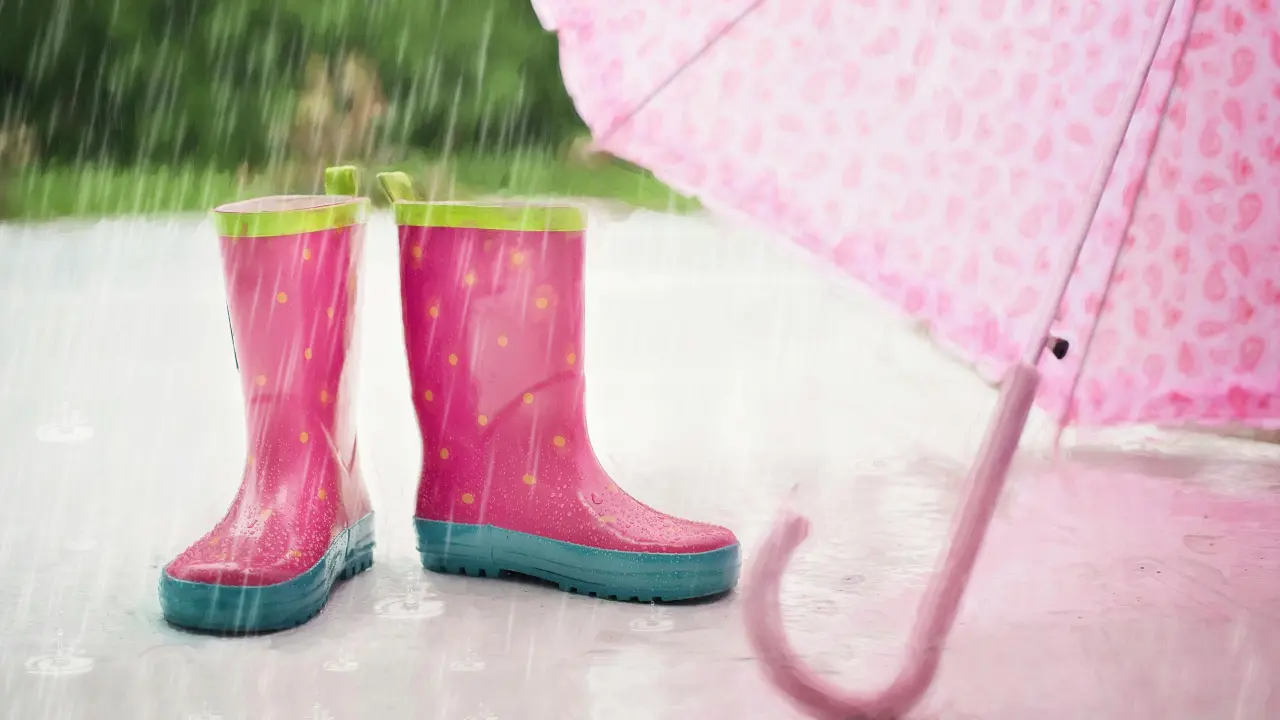 Wearing weather-appropriate clothing and staying dry during unexpected rains is essential to avoid viral and skin infections