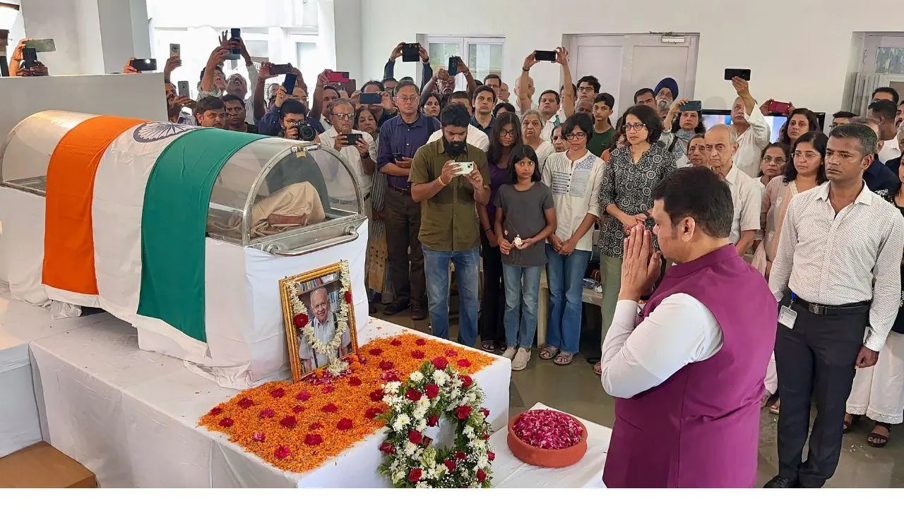 IN PHOTOS: CM Fadnavis, Ajit Pawar pay floral tributes to Dr Jayant Narlikar