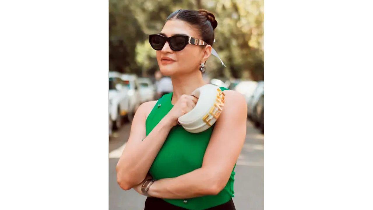 Oversized sunglasses are match-day essentials (Pic: Instagram/Kat_diaries)
Oversized sunglasses are an integral part of your game day fit. Additionally, you could wear oversized bows in your hair, dress up your look with a fanny pack and interestingly coloured beaded jewellery