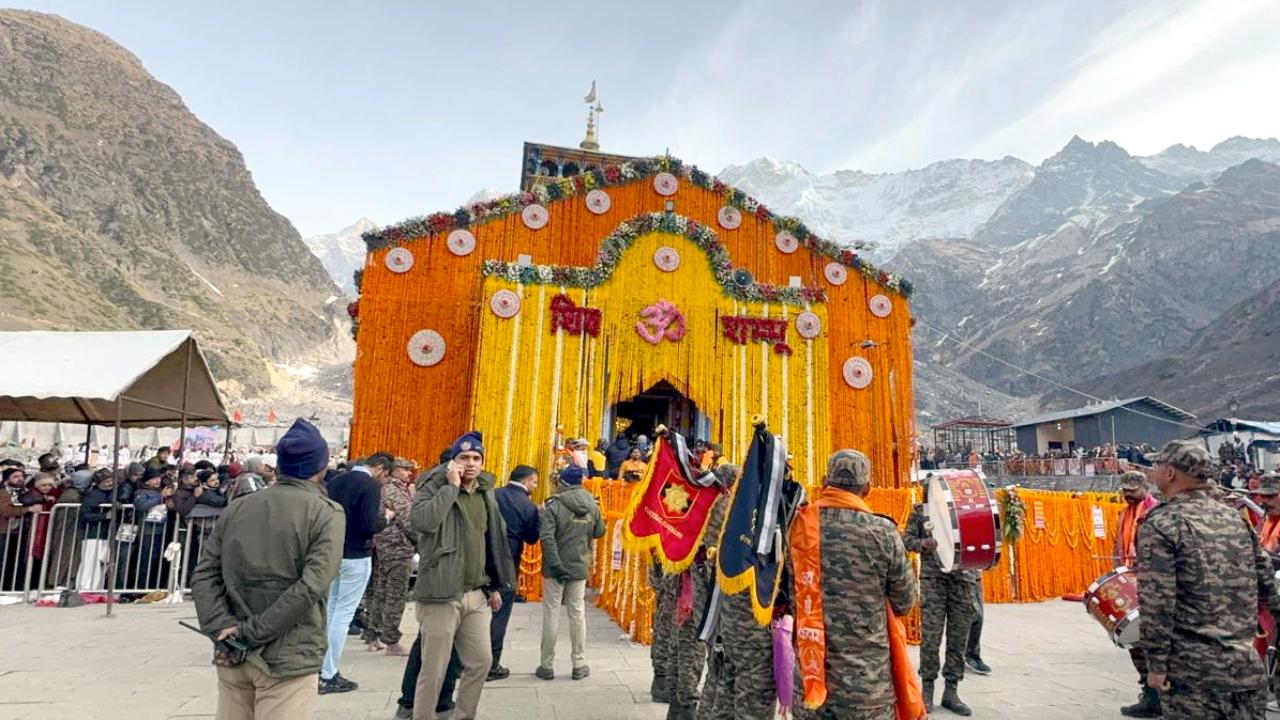 The Himalayan temple was adorned with 108 quintals of flowers of 54 varieties, including roses and marigolds brought from different countries like Nepal, Thailand and Sri Lanka
