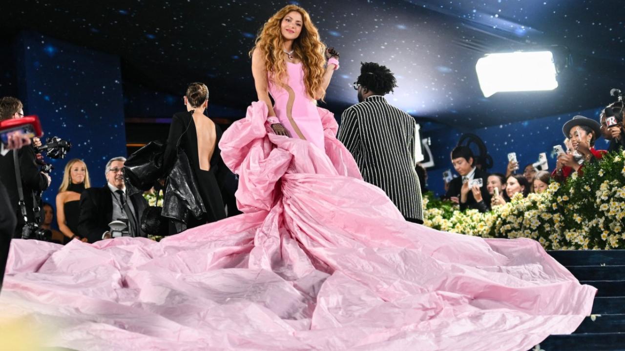 Shakira
Shakira’s princess-coded pink gown by Prabal Gurung, which featured a voluminous train, was exquisite and managed to capture viewers’ attention. However, it failed to incorporate the elements of the theme, hence didn't impress