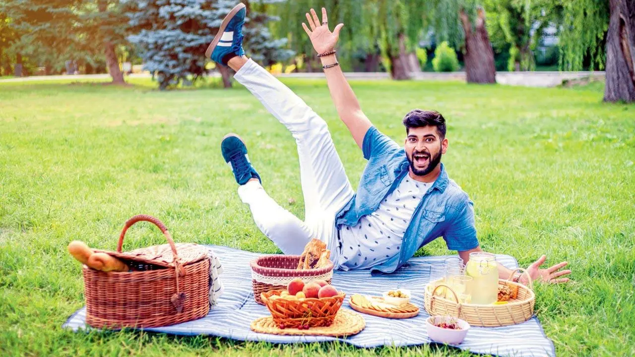 Follow these tips to curate the perfect basket for a summer picnic in Mumbai