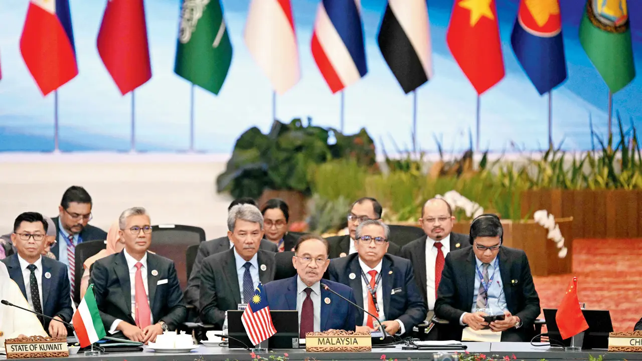 ASEAN opens summit with Persian Gulf nations, China
