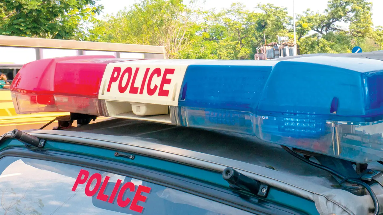 Mumbai: Three transgenders arrested in Bandra for trying to extort money