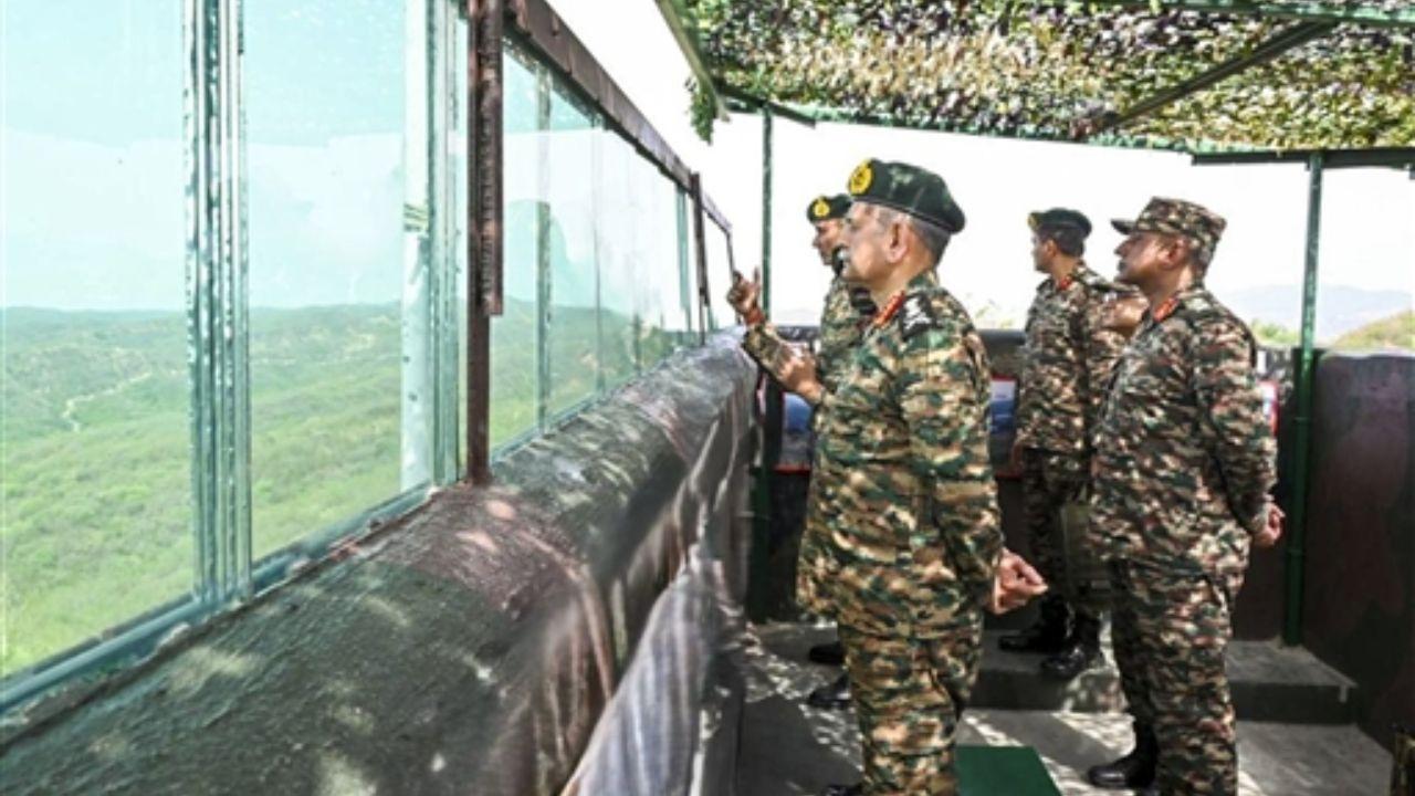 Gen Upendra Dwivedi was briefed by the GOC, White Knight Corps, on the prevailing security situation and the operational dynamics along the borders