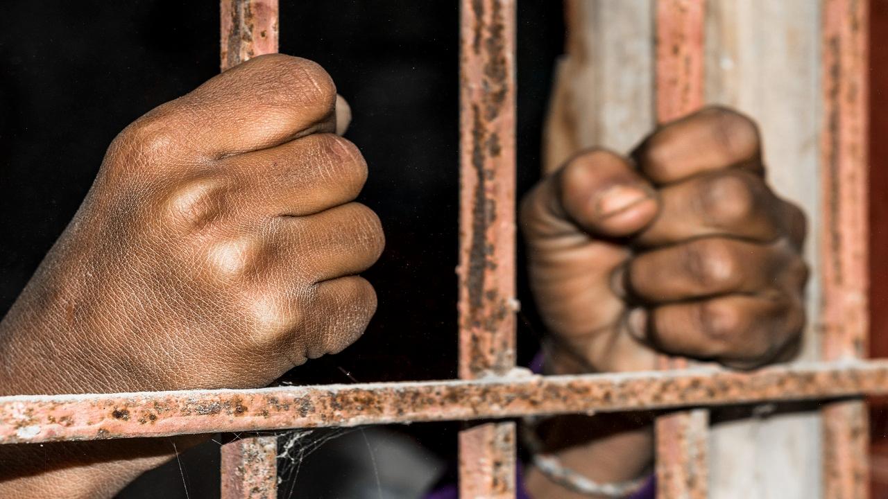 Teen held for killing man after fight in Thane district