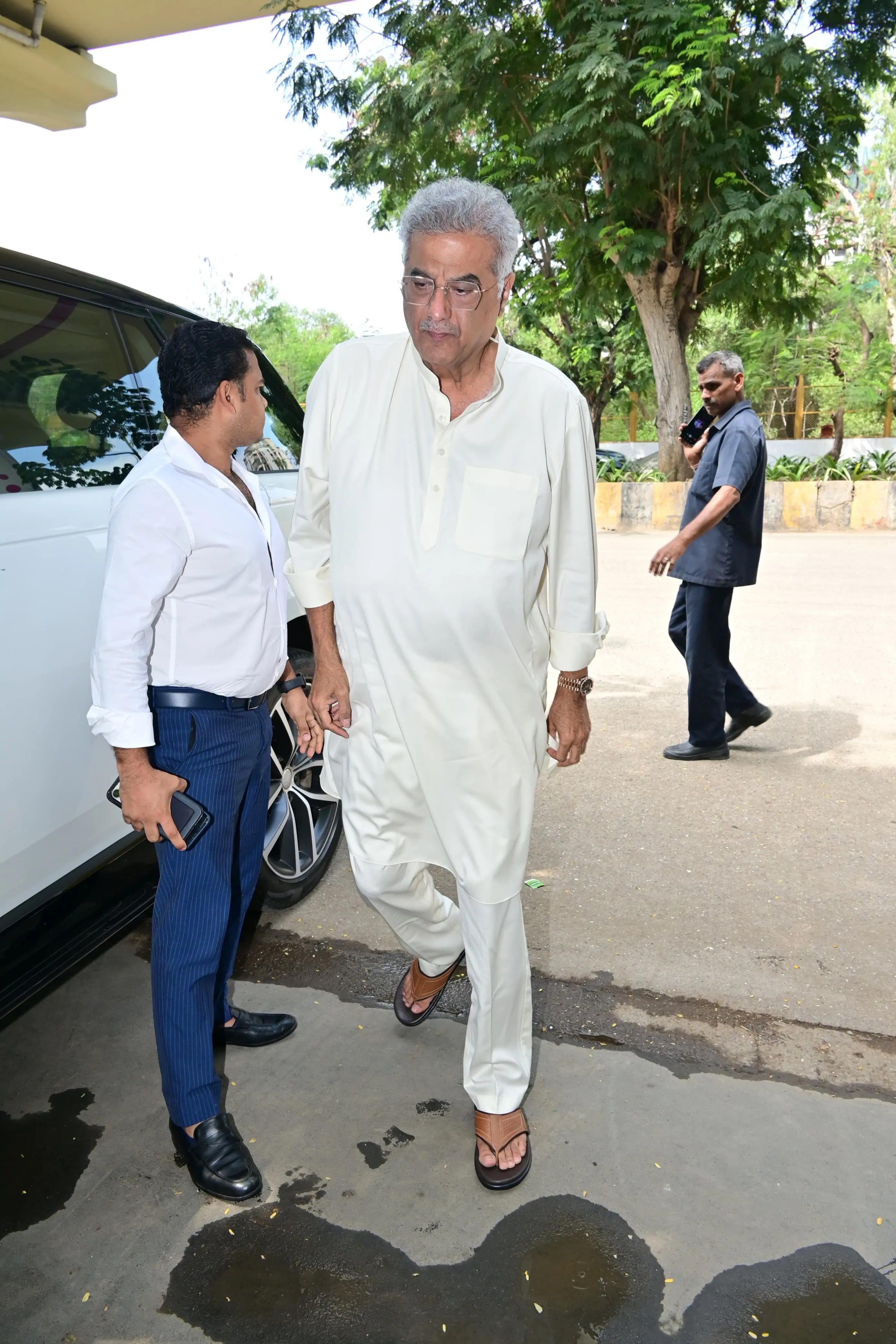 Boney Kapoor was one of the first to reach Nirmal Kapoor’s residence. The filmmaker had earlier posted a heartfelt note in remembrance of his mother