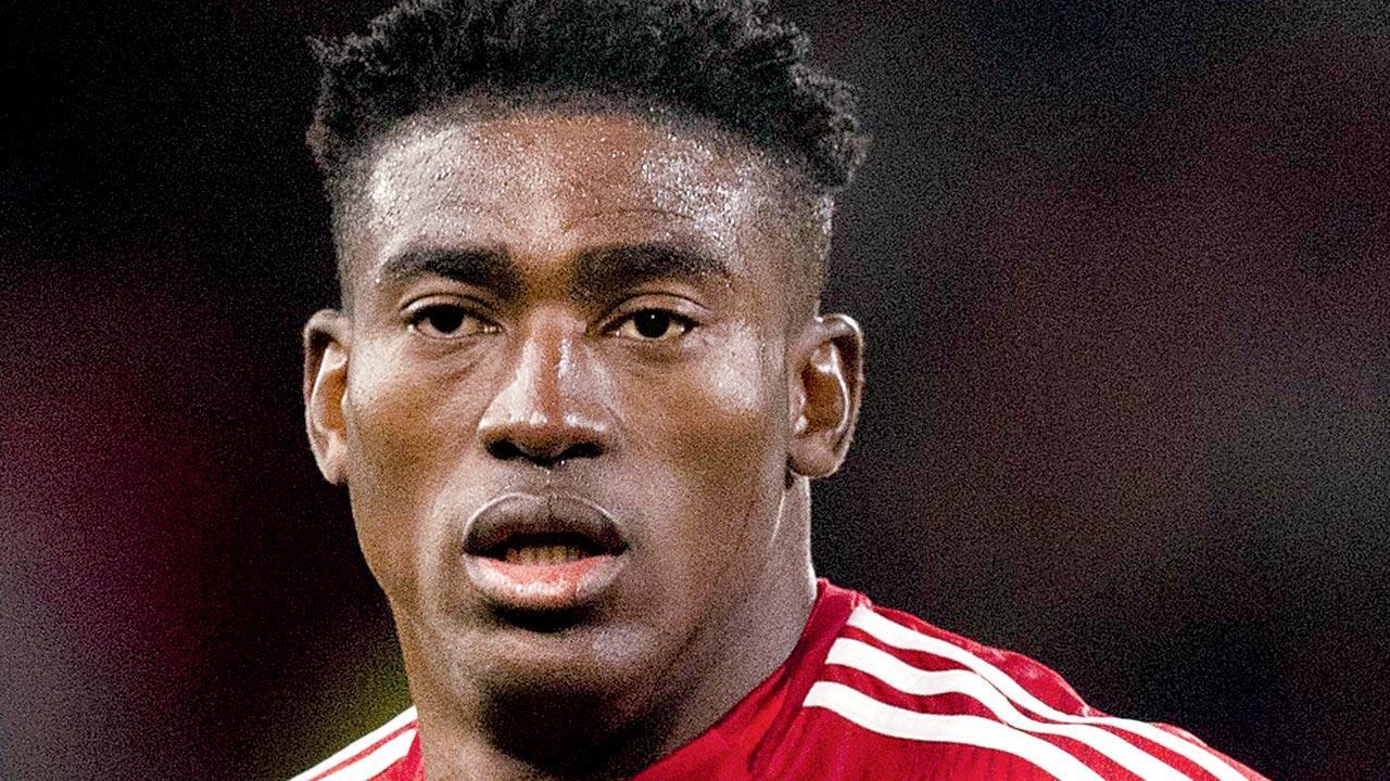 Nottingham Forest’s Awoniyi suffers major abdominal injury