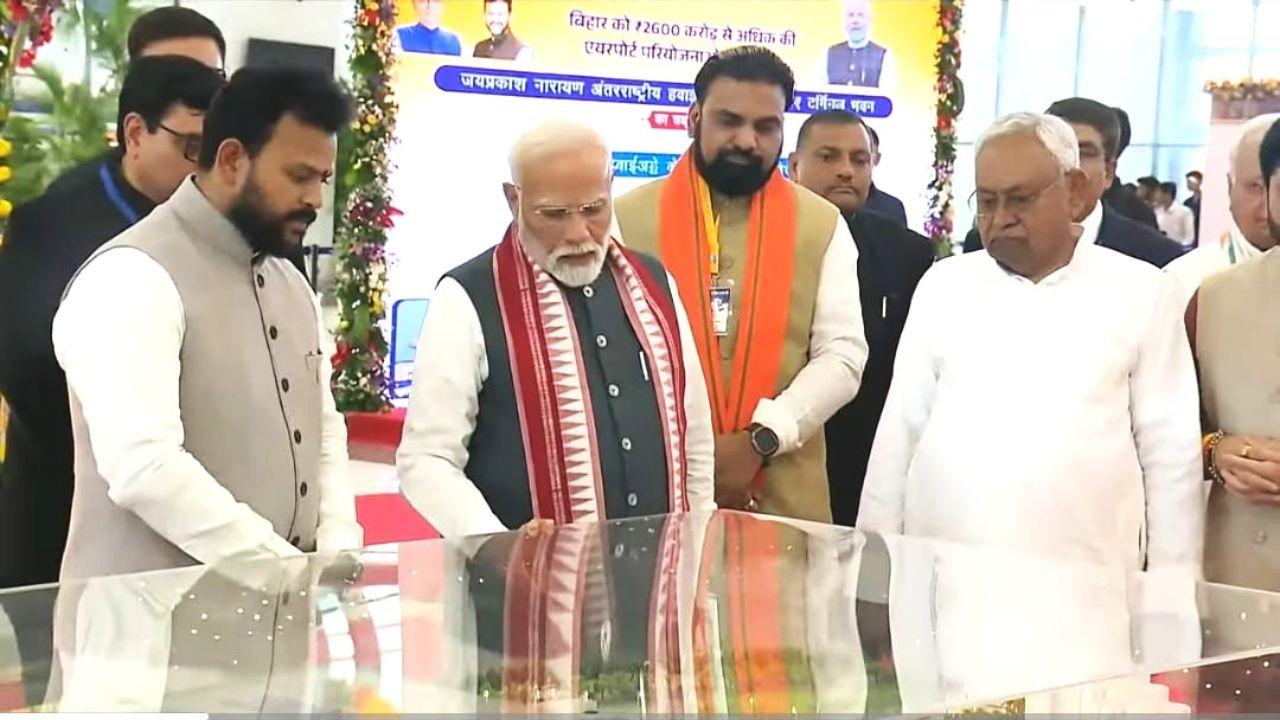 












The roadshow started outside Aranya Bhawan near the airport and ended at the state BJP office on Birchand Patel Marg, about 4 km away. The slow-moving procession took over an hour to complete the route












