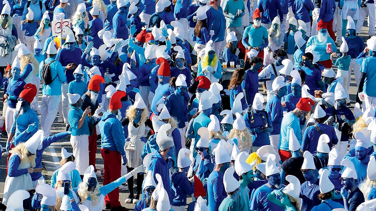 In order for it to be a success, there were strict rules for the event, which included no unpainted skin, white pants only, and no off-brand blue vibes