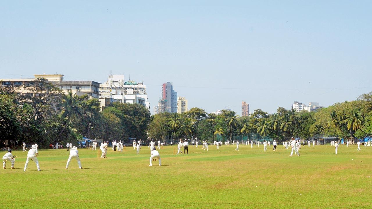 Dr HD Kanga Cricket League games in progress at Cross Maidan. Pic/Satej Shinde