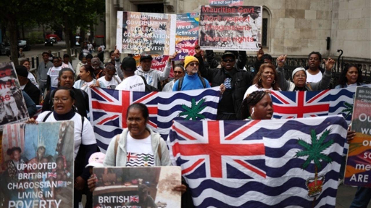 In January, the British government confirmed that the Trump administration was reviewing a renegotiated deal, though no details were disclosed. In February, Trump indicated his support for the agreement during a meeting with British Prime Minister Keir Starmer in Washington