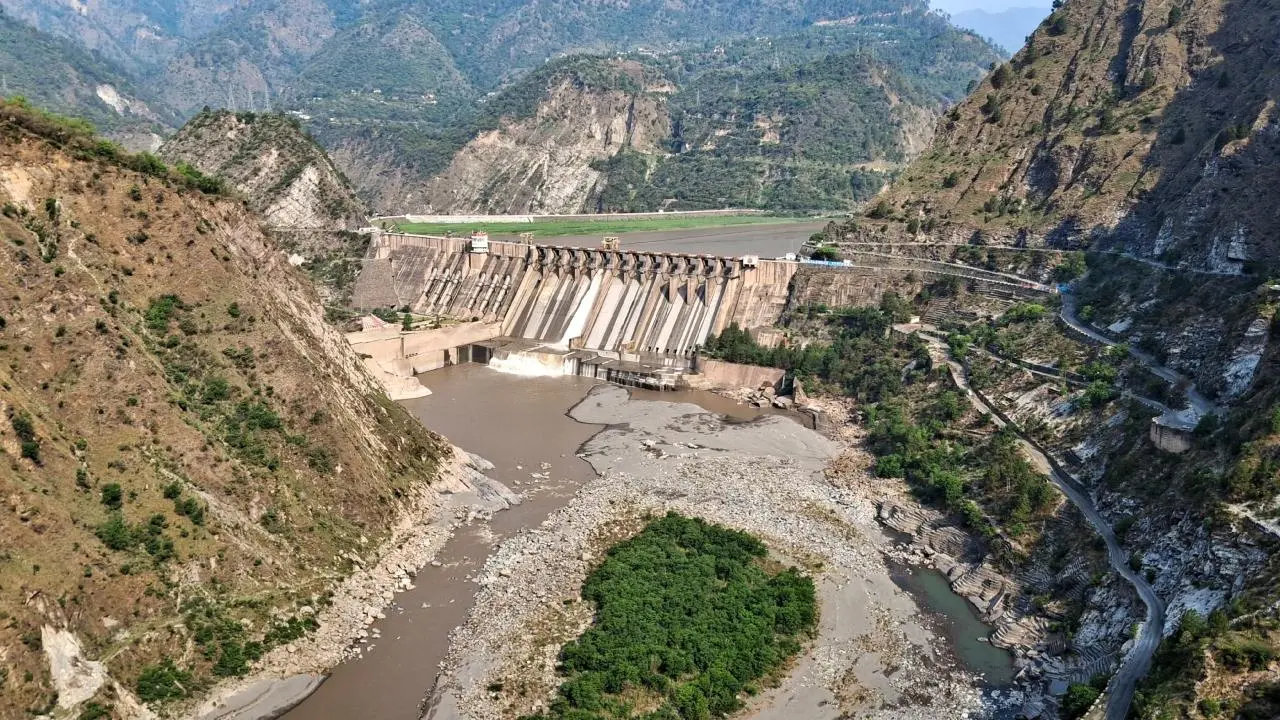 In Photos: Parts of Chenab river dry up as India closes Baglihar, Salal dams