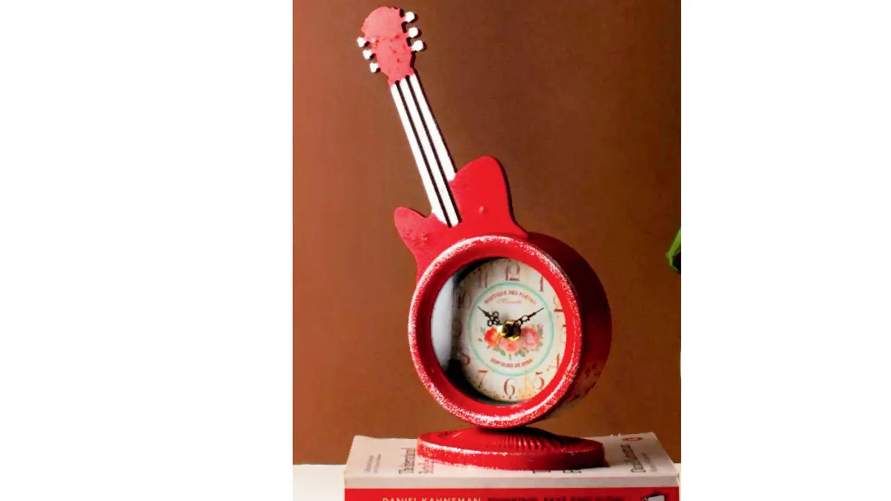 Team Guide Recommends: Strumming with time