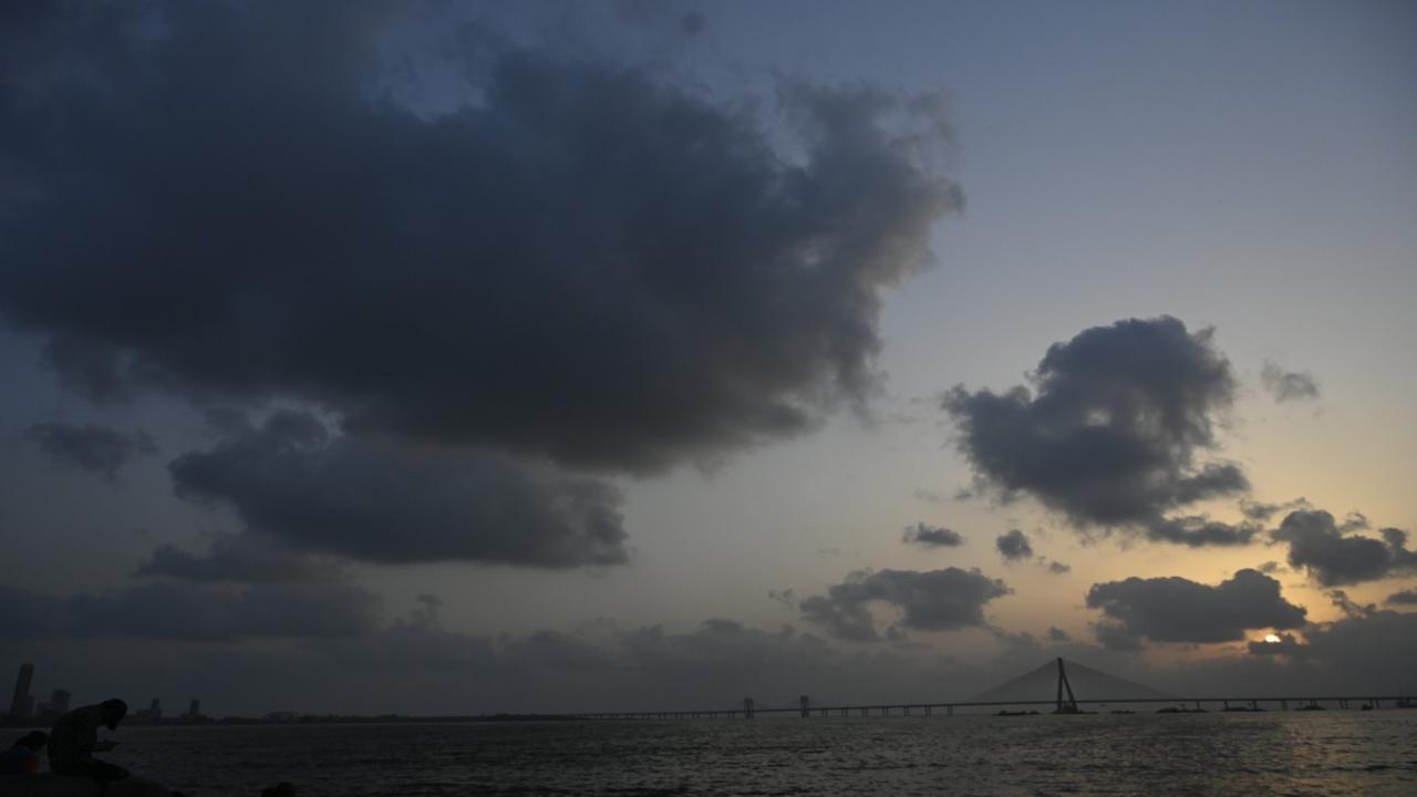 IMD has predicted light rain, accompanied by thunderstorms, till May 8
(PIC/ASHISH RAJE)