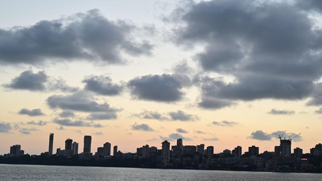Light showers are expected in Palghar, Thane and Raigad districts as well