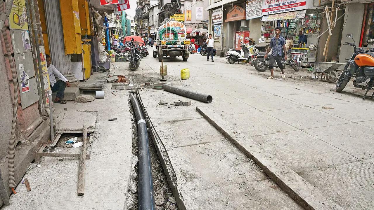 Mid-Day Top News: Newly constructed concrete road in Fort floods after rains