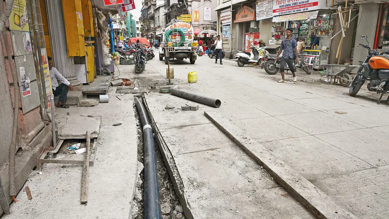 BMC: Newly constructed concrete road in Fort floods after first rain