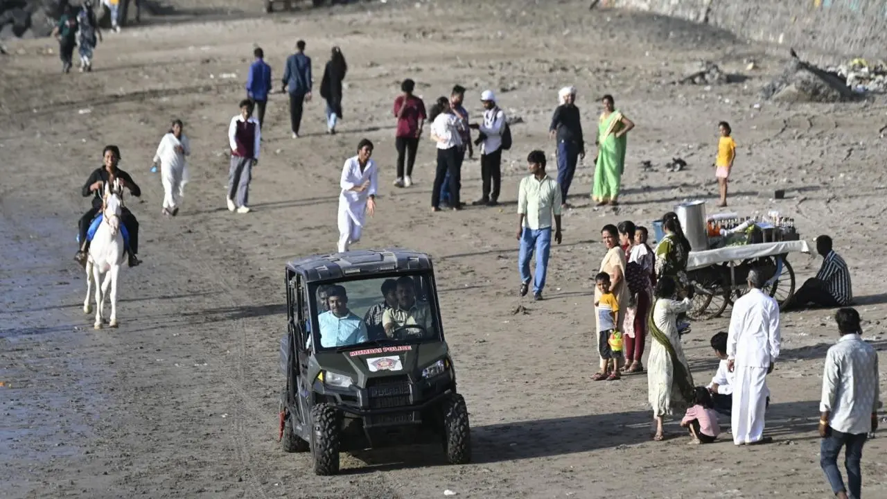 IN PHOTOS: Mumbai Police intensify patrolling amid escalating India-Pakistan