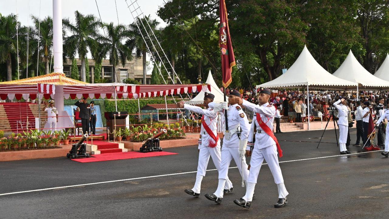 The President’s Gold Medal was awarded to BCA Prince Raj, the Silver Medal to ACC Udayveer Singh Negi, and the Bronze Medal to BCC Tejas Bhatt for securing the top three positions in merit