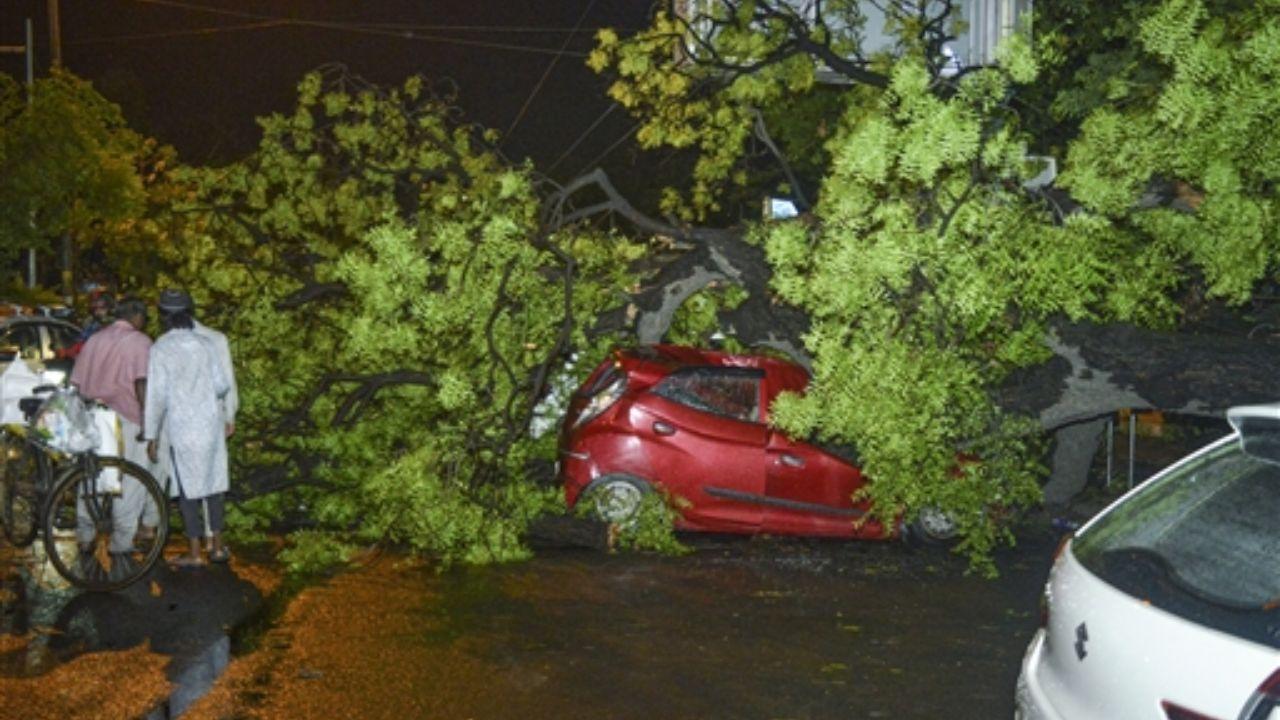 The weather department said that the winds with speeds of 60-70 kmph were reported across Delhi and nearby areas