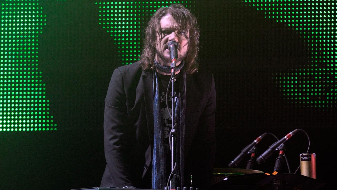 Darren Arthur Reed aka Dizzy ReedBeing one of the constants of Guns N' Roses, Darren Arthur Reed, popularly known as Dizzy Reed, has been the keyboardist with the American band since 1990. While Axl Rose is known for his piano skills, Reed is an irreplacable member of the band