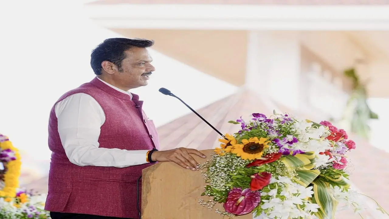 Fadnavis announces panel to recommend reforms in Cooperative Societies Act