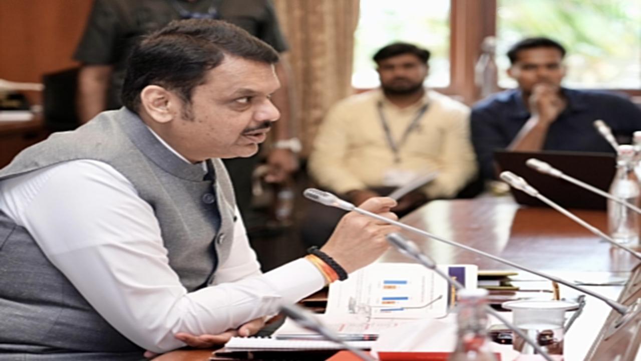 Mumbai LIVE: Don't ask for CIBIL scores while issuing farm loans, CM warns banks
