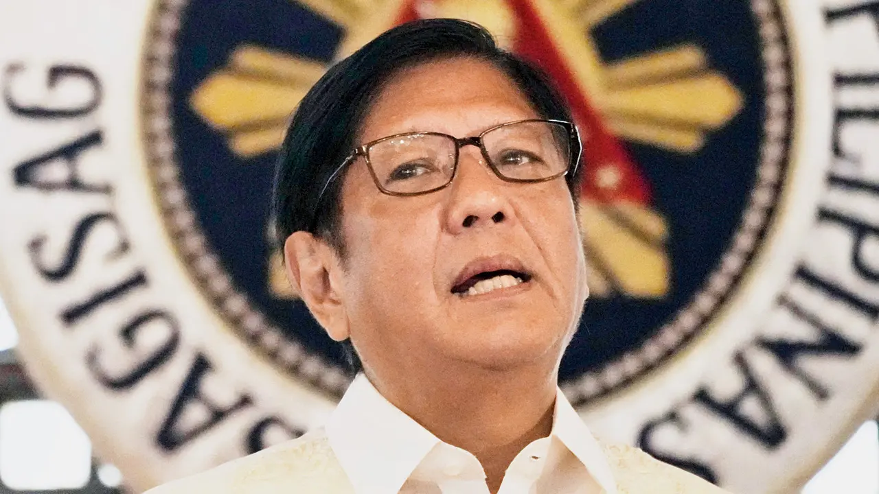 Philippine President tells all cabinet secretaries to resign at once