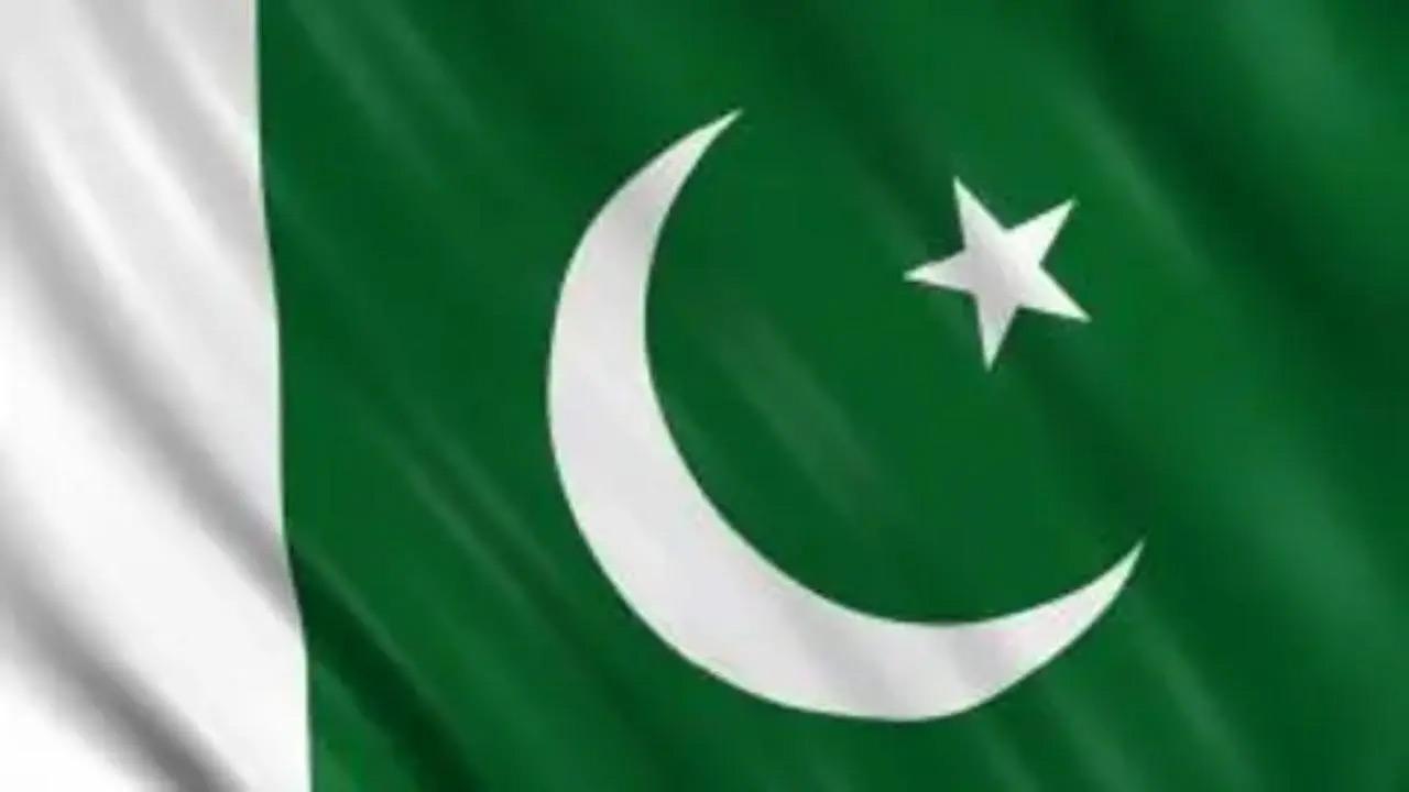 Pakistan flag stickers stir outrage outside Mumbai stations